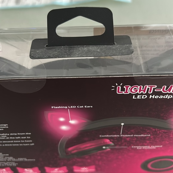 LEDeez LED Light-Up Cat Ears LED Headphones With Mic NEW SEALED - Picture 5 of 7